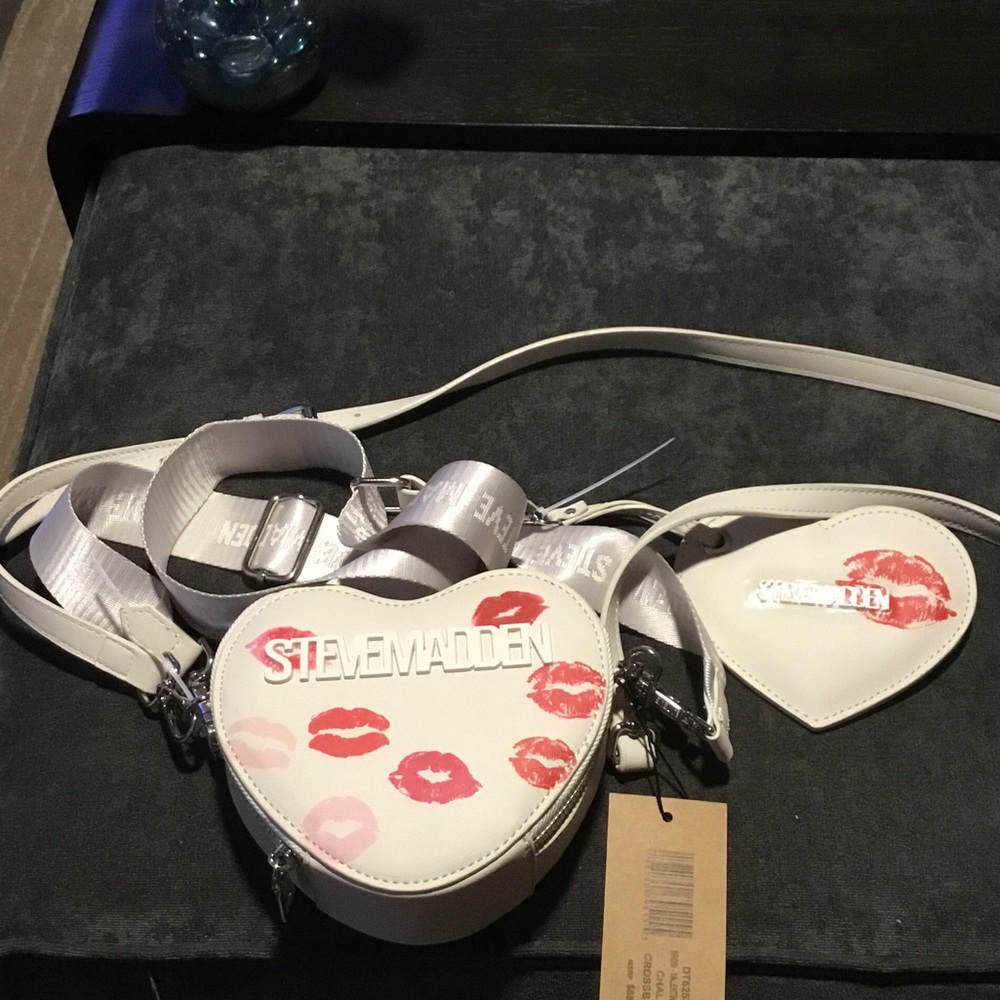 Steve Madden White Heart Crossbody with Lip Print